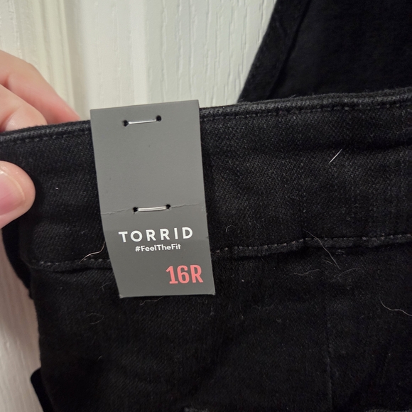NWT Torrid Black Wide-Leg Denim Overall- Size 16R - Picture 13 of 14
